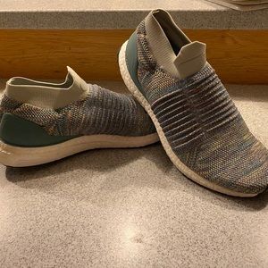 Adidas laceless Ultraboosts